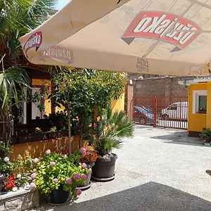 Fogadó In Kala, Fiume